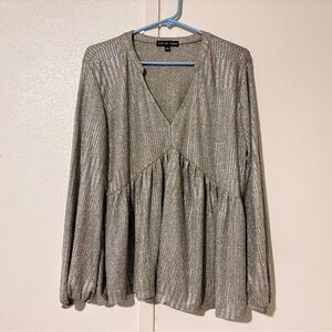 Kim & Cami L Metallic Silver long sleeve v neck baby doll Blouse